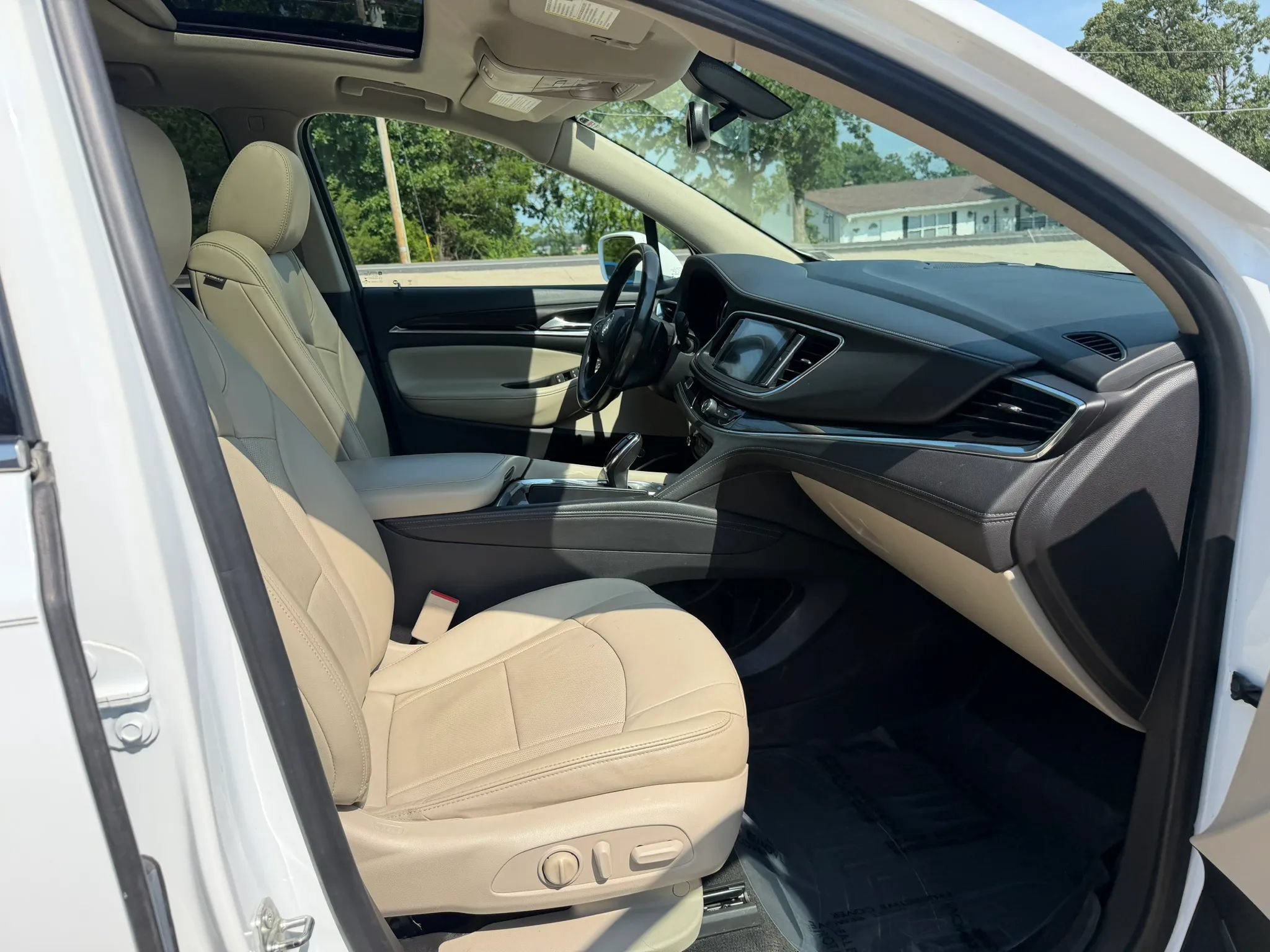 Used 2019 Buick Enclave Essence FWD image 50