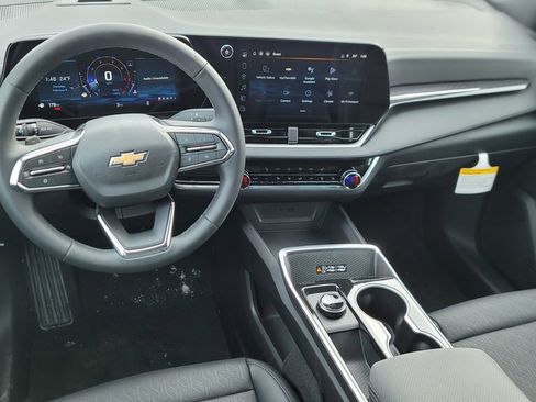 New 2026 Chevrolet Equinox LT w/ Convenience Package II image 24