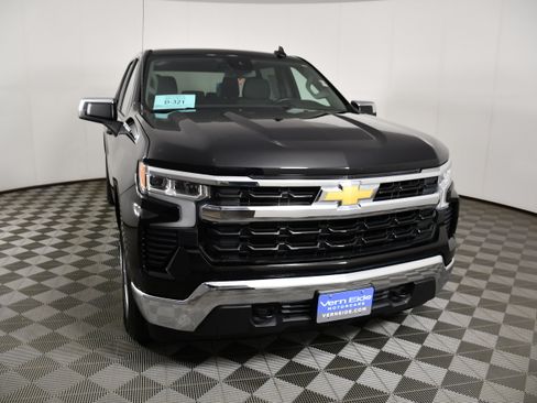 Used 2026 Chevrolet Silverado 1500 LT AWD/4WD image 3