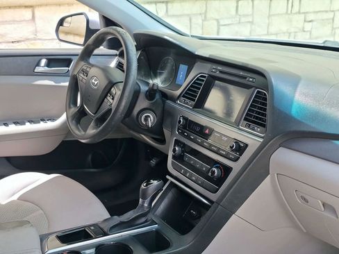 Used 2016 Hyundai Sonata SE FWD image 16