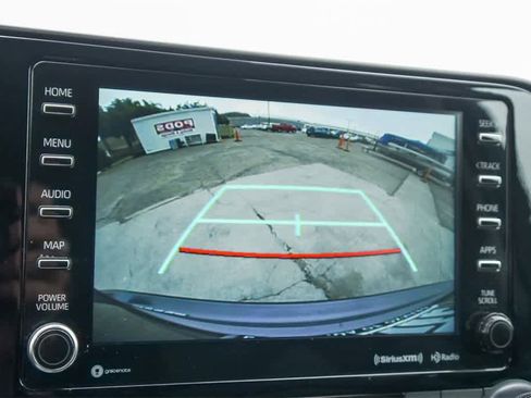 Used 2021 Toyota Highlander XLE image 25