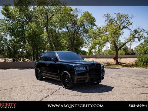 Used 2022 Rolls-Royce Cullinan w/ Dynamic Package image 1