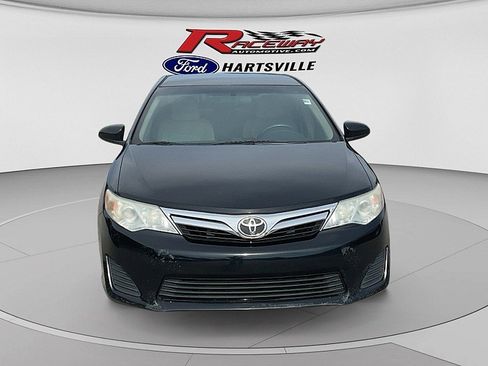 Used 2014 Toyota Camry LE FWD image 3