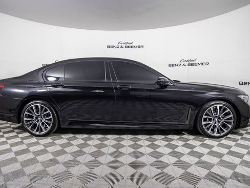 Used 2022 BMW 750i xDrive w/ Luxury Rear Seating Package image 4