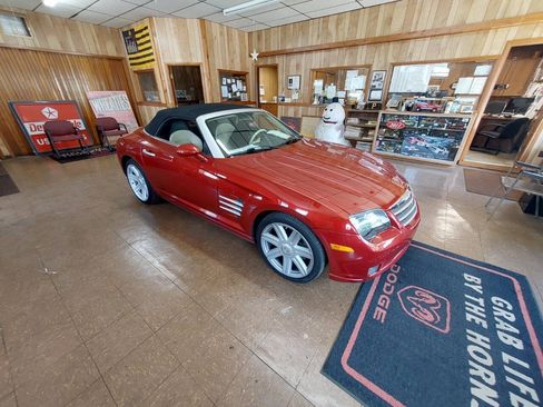Used 2005 Chrysler Crossfire Limited RWD image 4