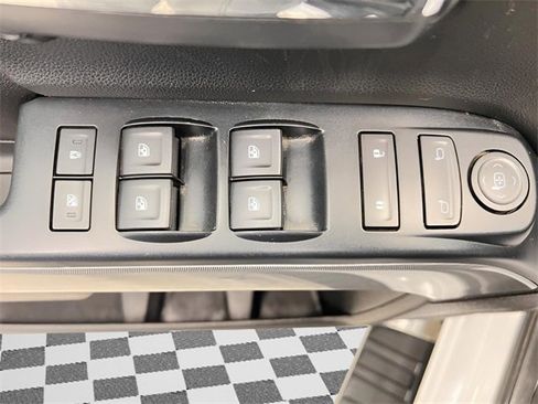 Used 2018 Chevrolet Silverado 1500 LT w/ All Star Edition image 22