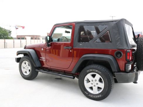 Used 2010 Jeep Wrangler Rubicon w/ PWR Convenience Group AWD/4WD image 39