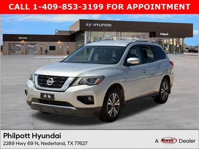 Used 2017 Nissan Pathfinder SL