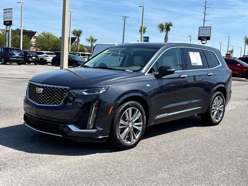 Used 2022 Cadillac XT6 Premium Luxury AWD/4WD image 3