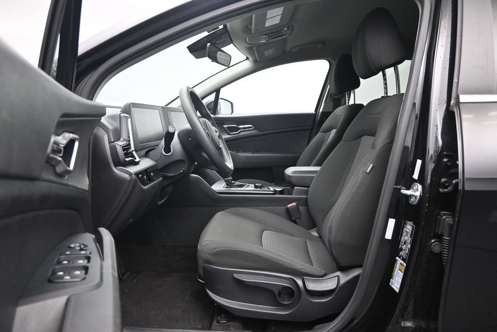 Used 2025 Kia Sportage LX AWD/4WD image 22
