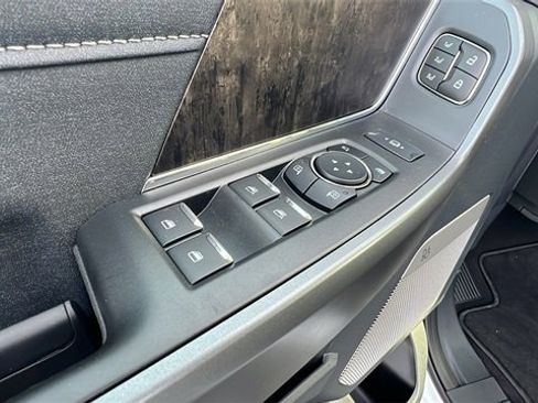 New 2025 Ford F250 Lariat w/ FX4 Off-Road Package image 23