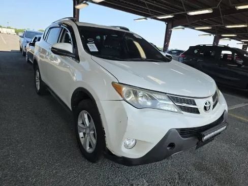 Used 2014 Toyota RAV4 XLE AWD/4WD image 3