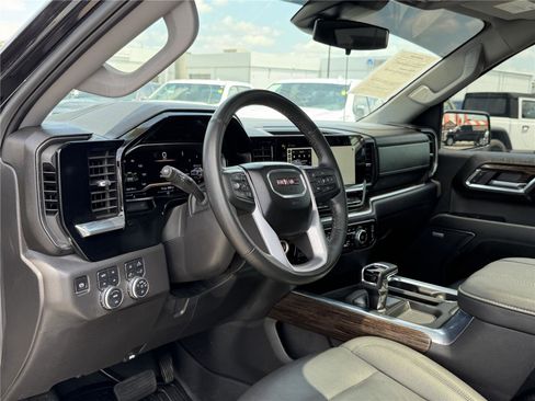 Used 2024 GMC Sierra 1500 Elevation w/ Elevation Premium Package AWD/4WD image 12