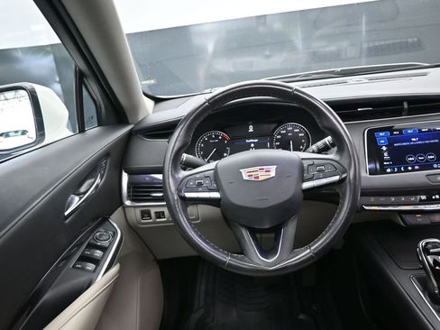 Used 2021 Cadillac XT4 Luxury FWD image 29