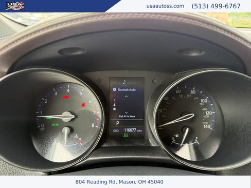 Used 2019 Toyota C-HR Limited FWD image 28