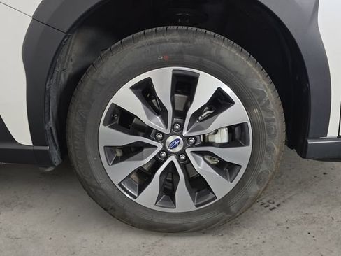 Certified 2025 Subaru Outback Limited AWD/4WD image 9