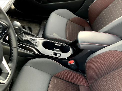 Used 2025 Toyota Corolla SE image 14