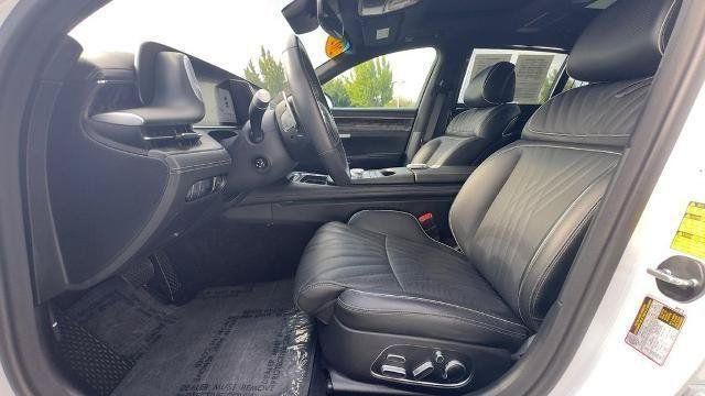 Used 2024 Genesis G90 3.5T AWD/4WD image 19