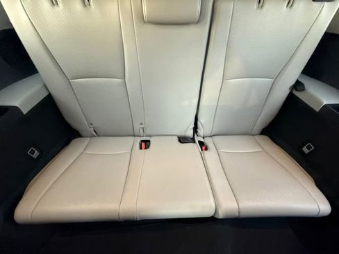 Used 2025 Toyota Grand Highlander AWD image 17