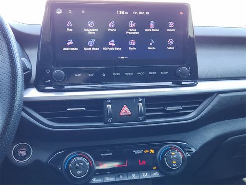 Certified 2022 Kia Forte GT-Line image 17