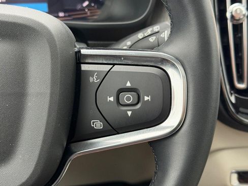 Certified 2026 Volvo XC40 B5 Plus AWD/4WD image 18