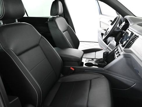 Certified 2023 Volkswagen Atlas Cross Sport SE w/ Black Wheel Package image 13