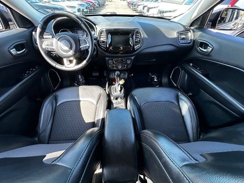 Used 2019 Jeep Compass Latitude FWD image 17