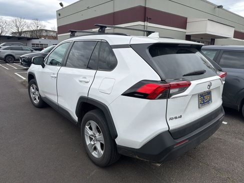 Used 2020 Toyota RAV4 XLE w/ XLE Grade Weather Package image 6