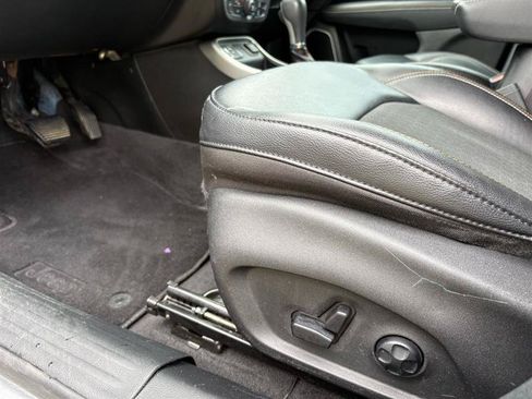 Used 2018 Jeep Compass Latitude w/ Popular Equipment Group FWD image 13