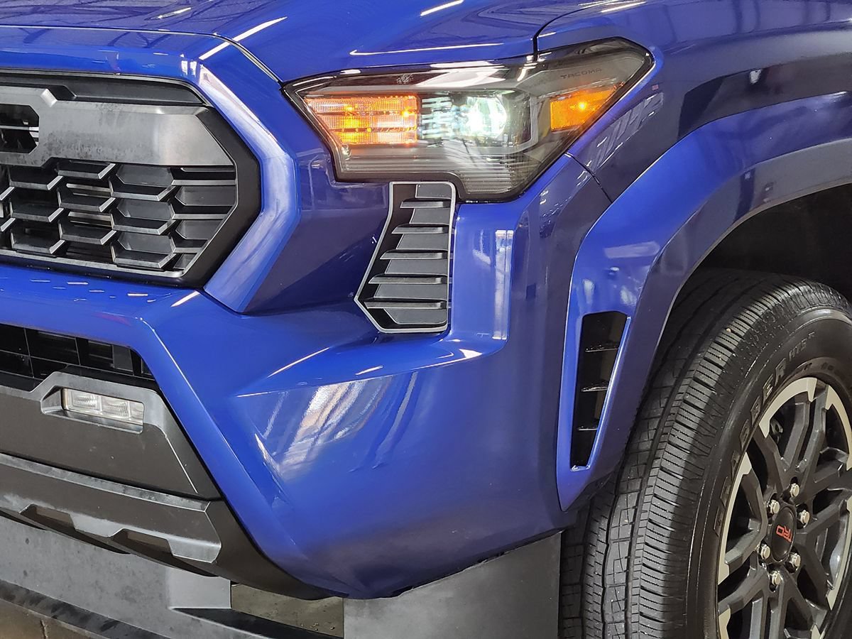 Used 2024 Toyota Tacoma TRD Sport AWD/4WD image 14