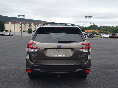 Used 2021 Subaru Forester Premium AWD/4WD image 8