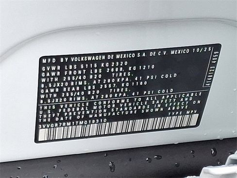 New 2026 Volkswagen Tiguan SE R-Line image 11