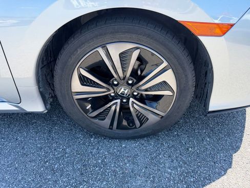 Used 2018 Honda Civic EX-L image 4