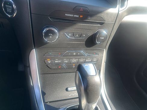 Used 2015 Ford Edge SEL w/ Equipment Group 201A image 16