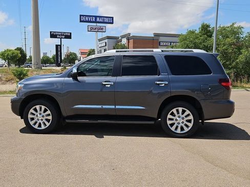 Used 2020 Toyota Sequoia Platinum AWD/4WD image 9