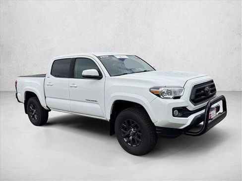 Certified 2021 Toyota Tacoma SR5 AWD/4WD image 3