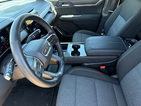 Used 2025 GMC Acadia Elevation image 19