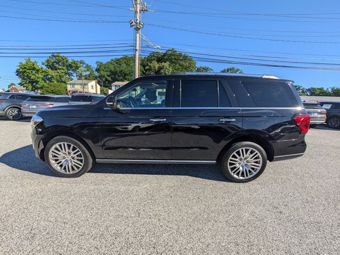 Certified 2022 Ford Expedition Limited AWD/4WD image 3