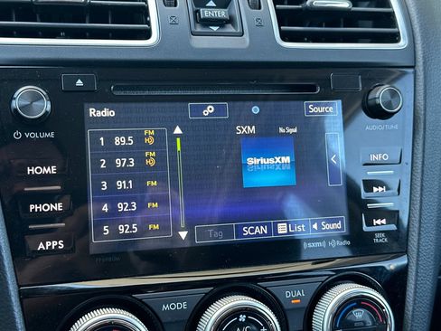Used 2017 Subaru Forester 2.5i Touring AWD/4WD image 20
