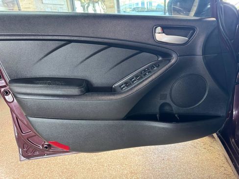 Used 2017 Kia Forte LX FWD image 16