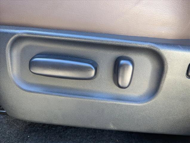 Used 2023 Toyota Tacoma Limited AWD/4WD image 11
