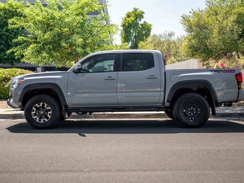 Used 2019 Toyota Tacoma TRD Off-Road AWD/4WD image 2