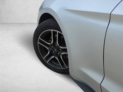Used 2018 Ford Mustang Premium RWD image 10