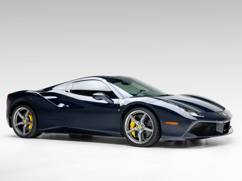 Used 2018 Ferrari 488 Spider RWD image 11