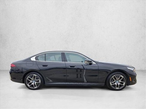 Used 2024 BMW i5 eDrive40i RWD image 4