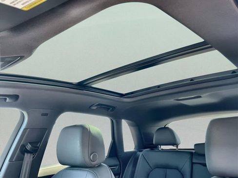 Used 2025 Audi Q3 2.0T Premium image 11