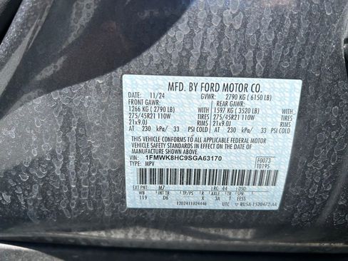 Used 2025 Ford Explorer Platinum w/ Ultimate Package AWD/4WD image 18