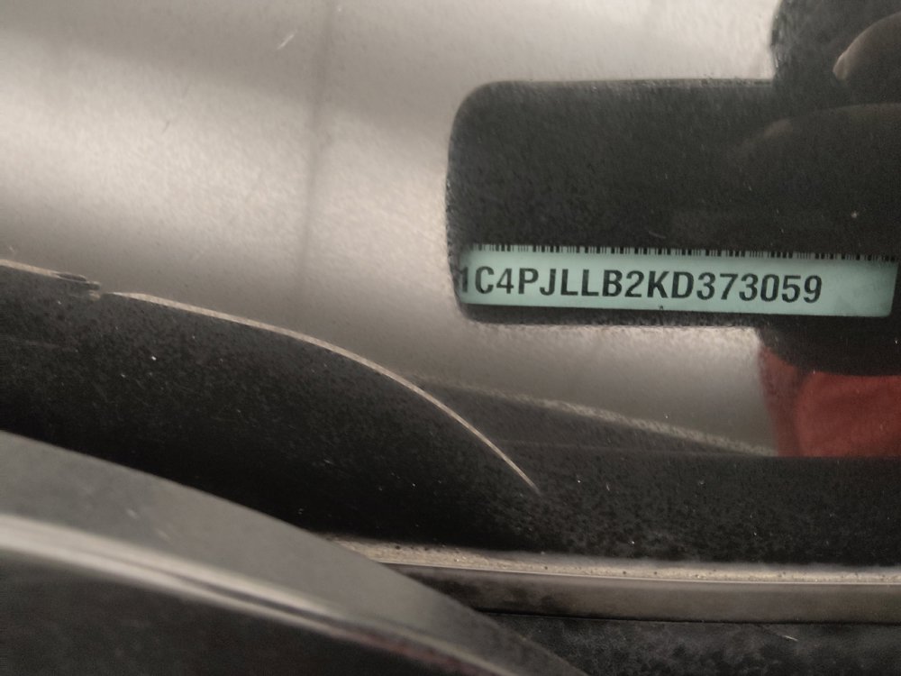 Used 2019 Jeep Cherokee Latitude Plus FWD image 33