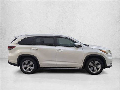 Used 2015 Toyota Highlander Limited FWD image 4