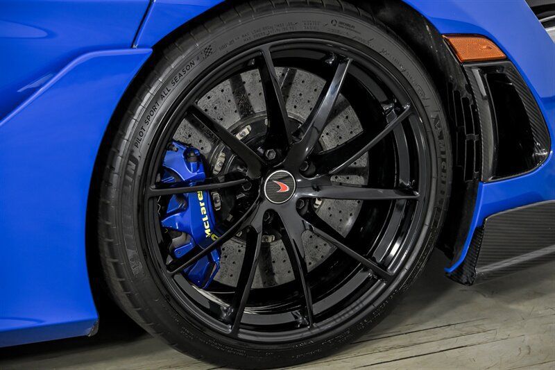 Used 2018 McLaren 720S RWD image 16